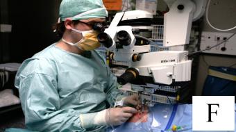 Le Dr Michael Kapusta, MD, ophtalmologiste, parle du traitement du décollement de la rétine - pars plana vitrectomie.